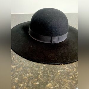 Black Wide-Brim Wool Hat